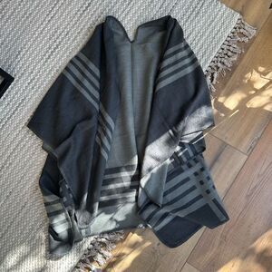 Women’s Wrap Gray Grey Fall Winter Scarf Cottagecore Cozy One Size Sweater NEW